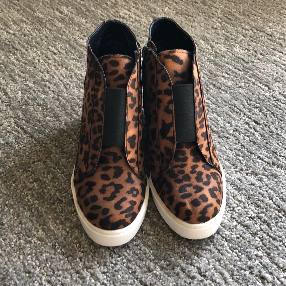 Leopard print tennis shoe wedge